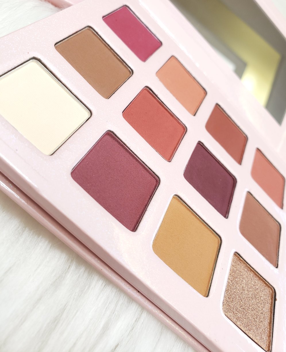 Donna D's Eyeshadow Palette