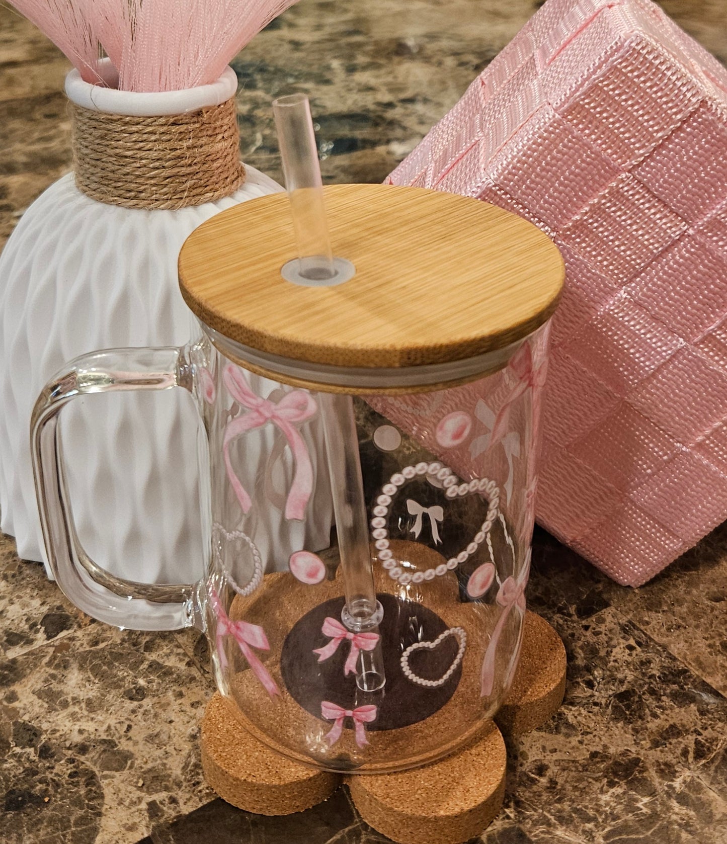 Pearls and Bows - 15oz Glass Tumbler with Handle and Bamboo Lid